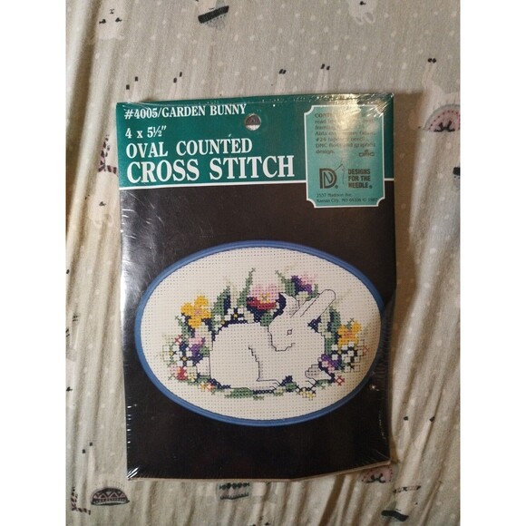 Designs for the Needle 1987 VTG Counted Cross Stitch #4005 Garden Bunny 4x5.5" - Picture 1 of 2